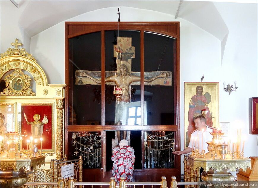 Животворящий Крест в Годеново Храм И. Златоуста 