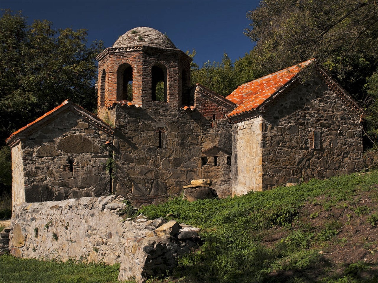 Храм св. Архангелов Михаила и Гавриила
