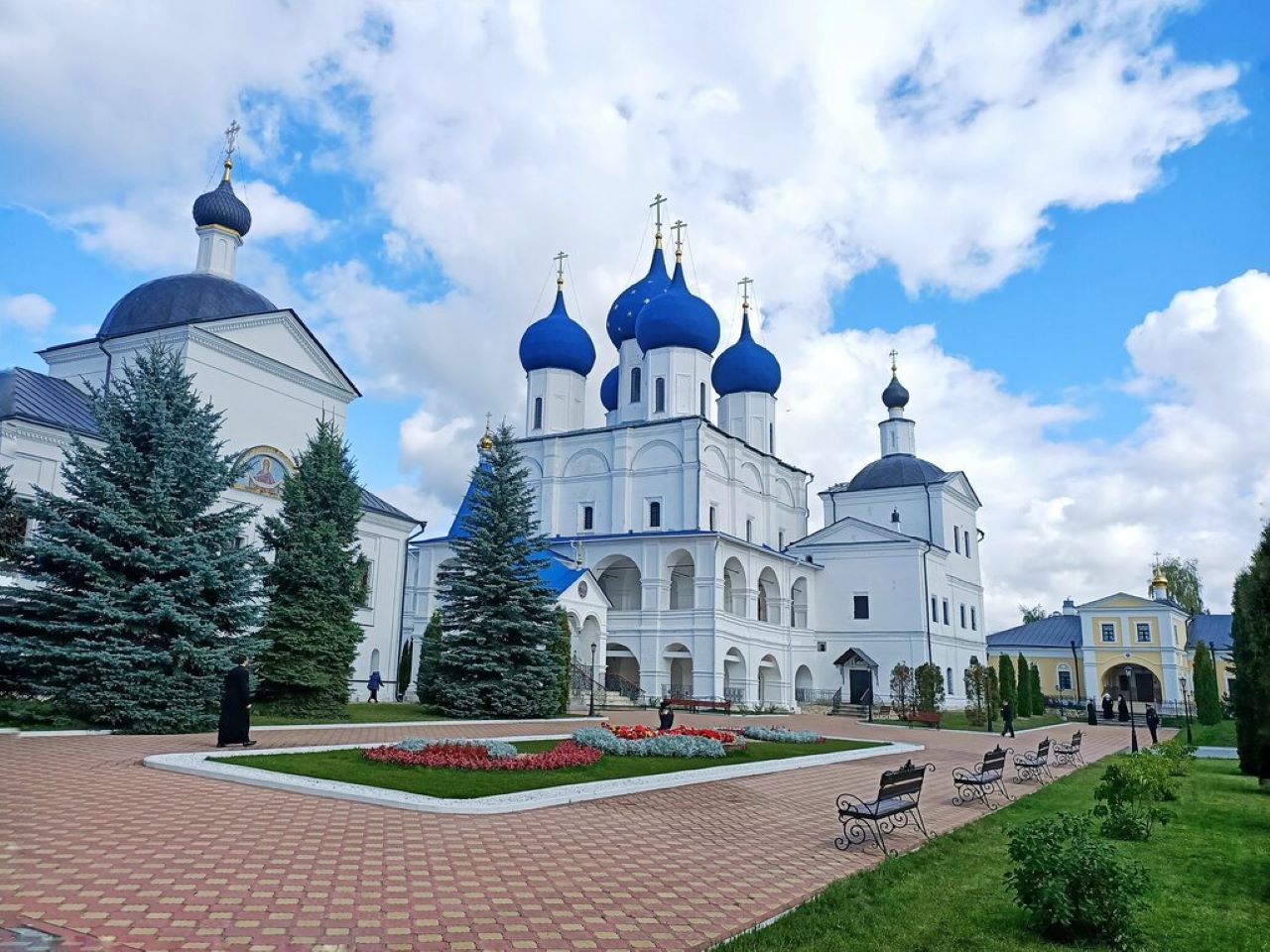 Серпуховский Высоцкий мужской монастырь