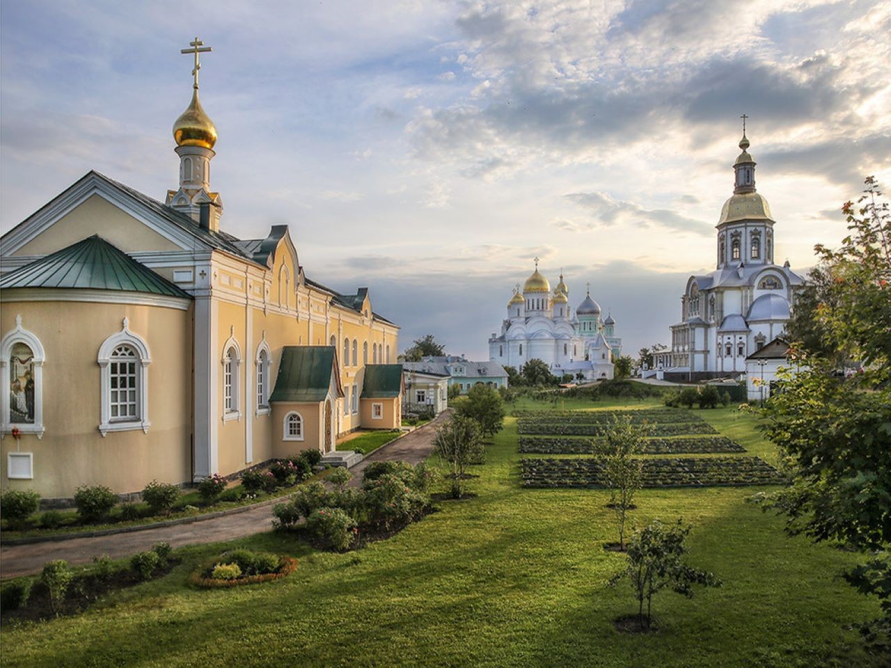 Свято-Троицкий Серафимо-Дивеевский женский монастырь