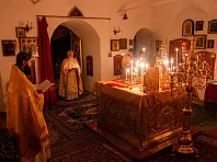 Ночная литургия в Годеново. Причастие