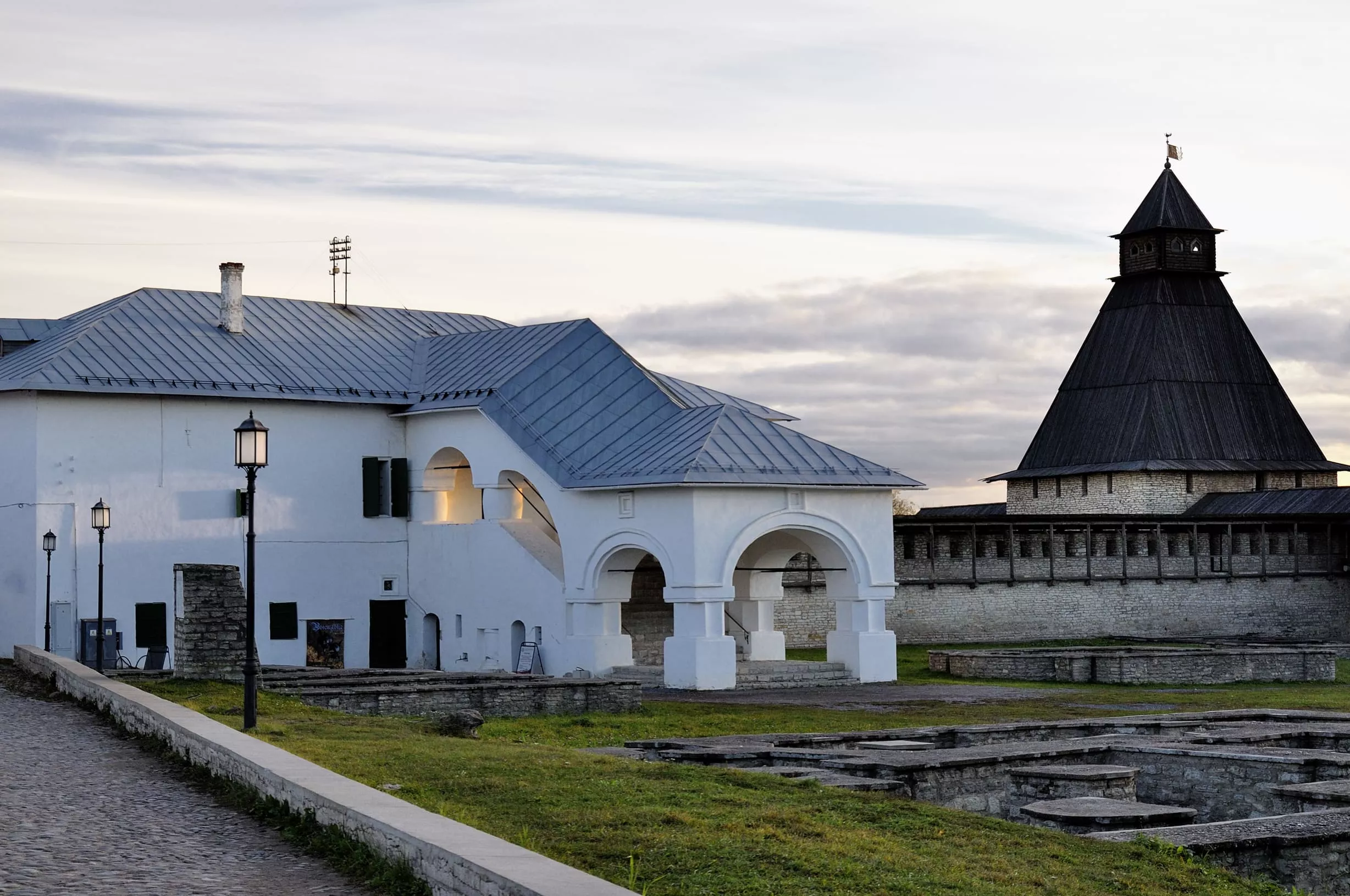 Поездка в Пушкинские Горы Псково-Печерский монастырь Пещеры Изборск 